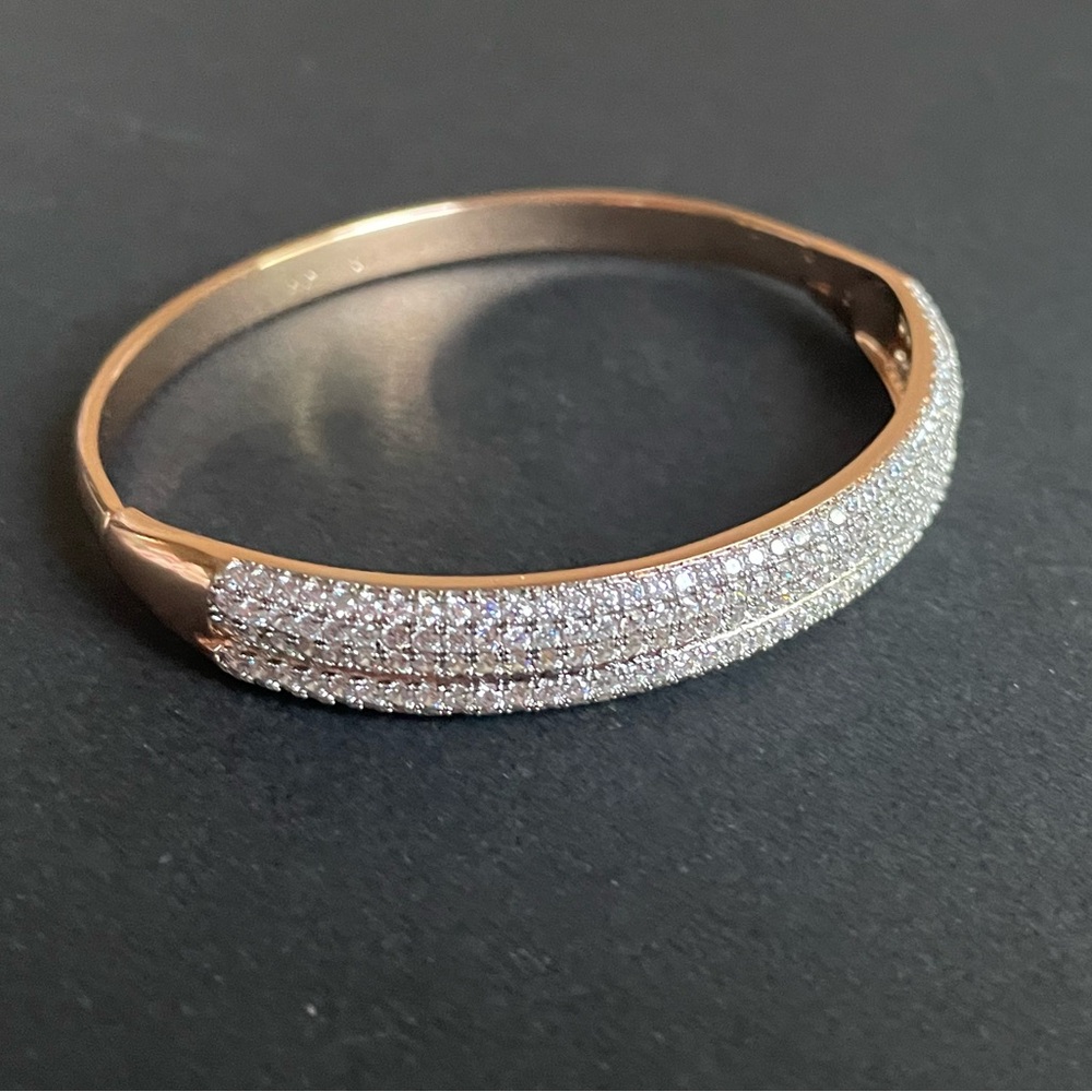 Bangle bracelet - Picture 8 of 10